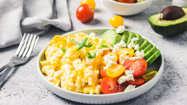 Huevos con aguacate